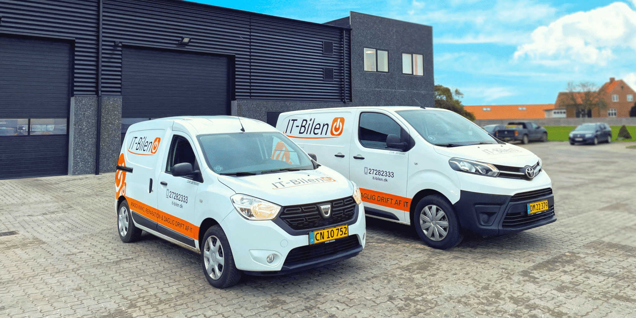 IT-Bilen biler klar til at køre ud til kunder
